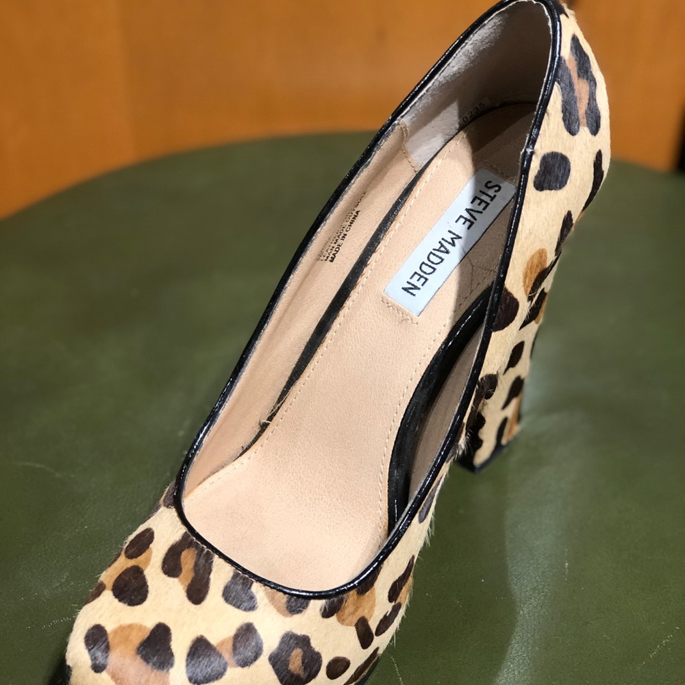 STEVE MADDEN LEOPARD ‘SARINA-L STACKED PUMP